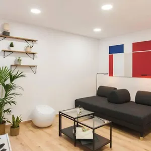 https://design-apartment-in-the-historic-city-center.catalonia-hotels.com