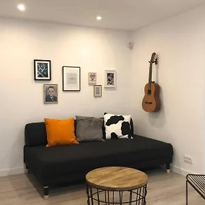 https://m5-cool-terrace-metro-1-min-center-15-by-metro.catalonia-hotels.com